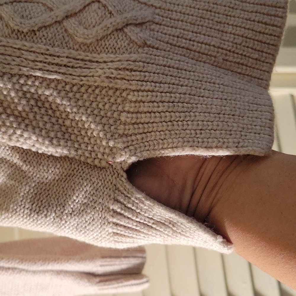 Sweater - Picture 4 of 6